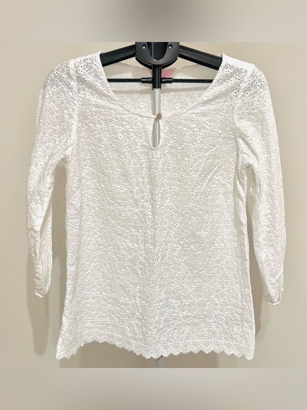 LILLY PULITZER Top Size M White Eyelet Lace Keyhole Neck Long Sleeve